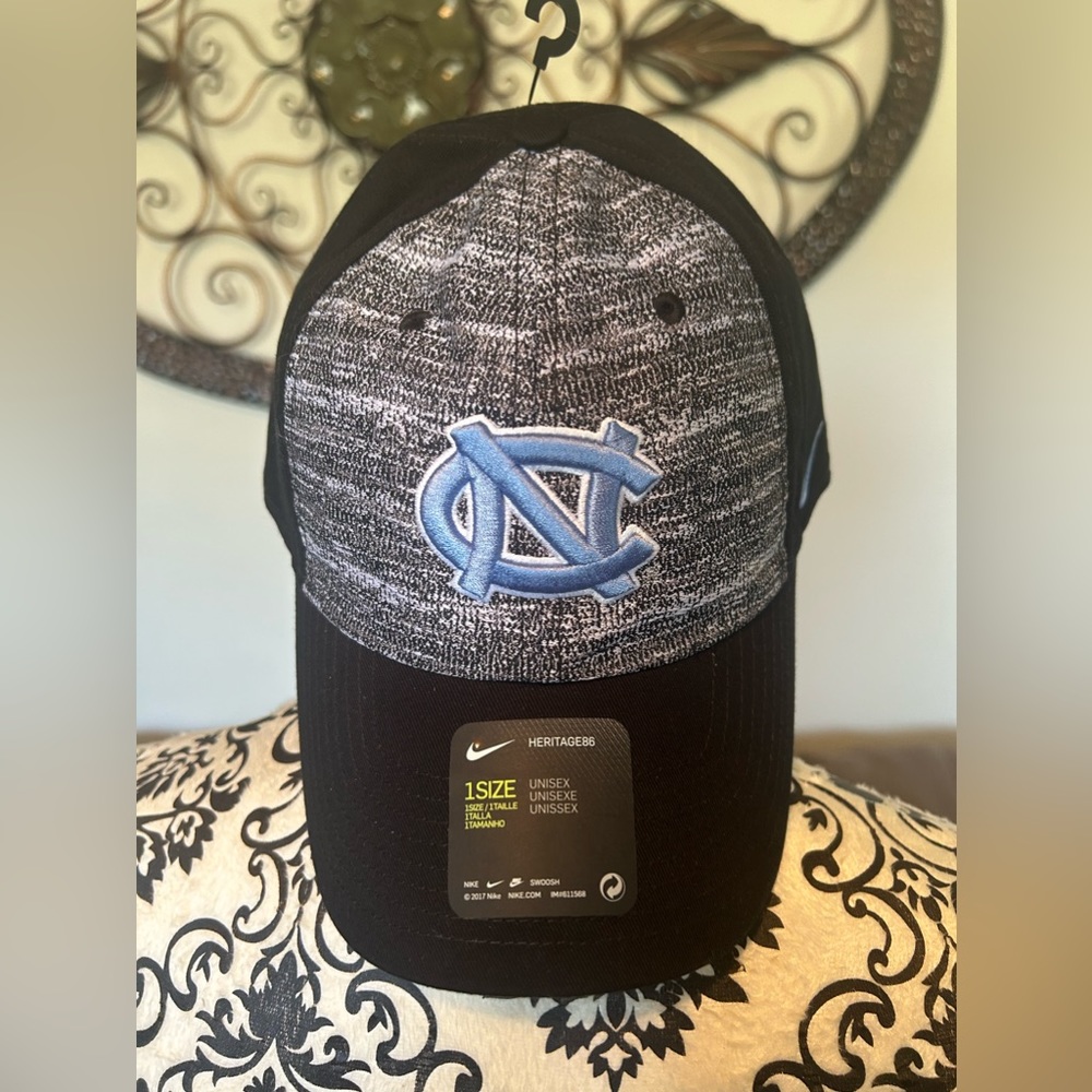 Nike Carolina Tarheel hat new unisex